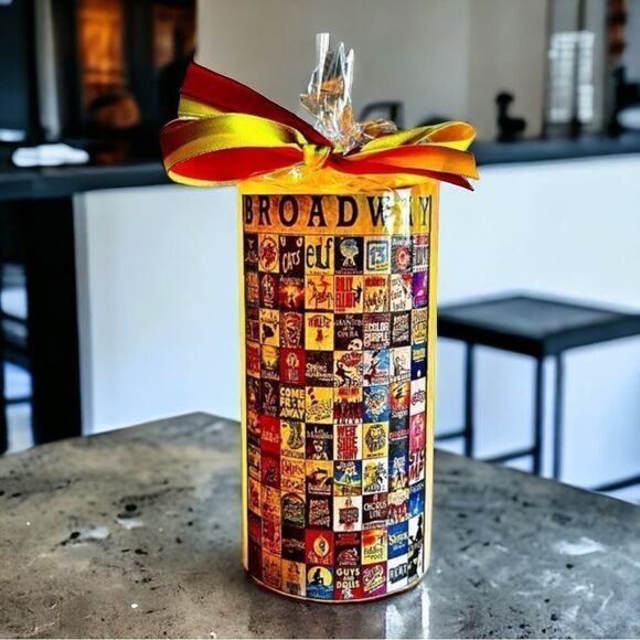 NWOT. 🕯Broadway Flameless Candle with Timer - Picture 1 of 7